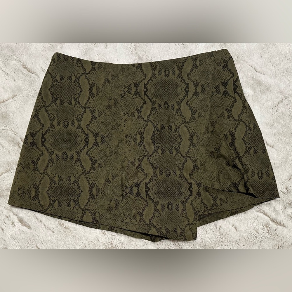 She + Sky Olive Snake Pattern  Asymmetrical Skort